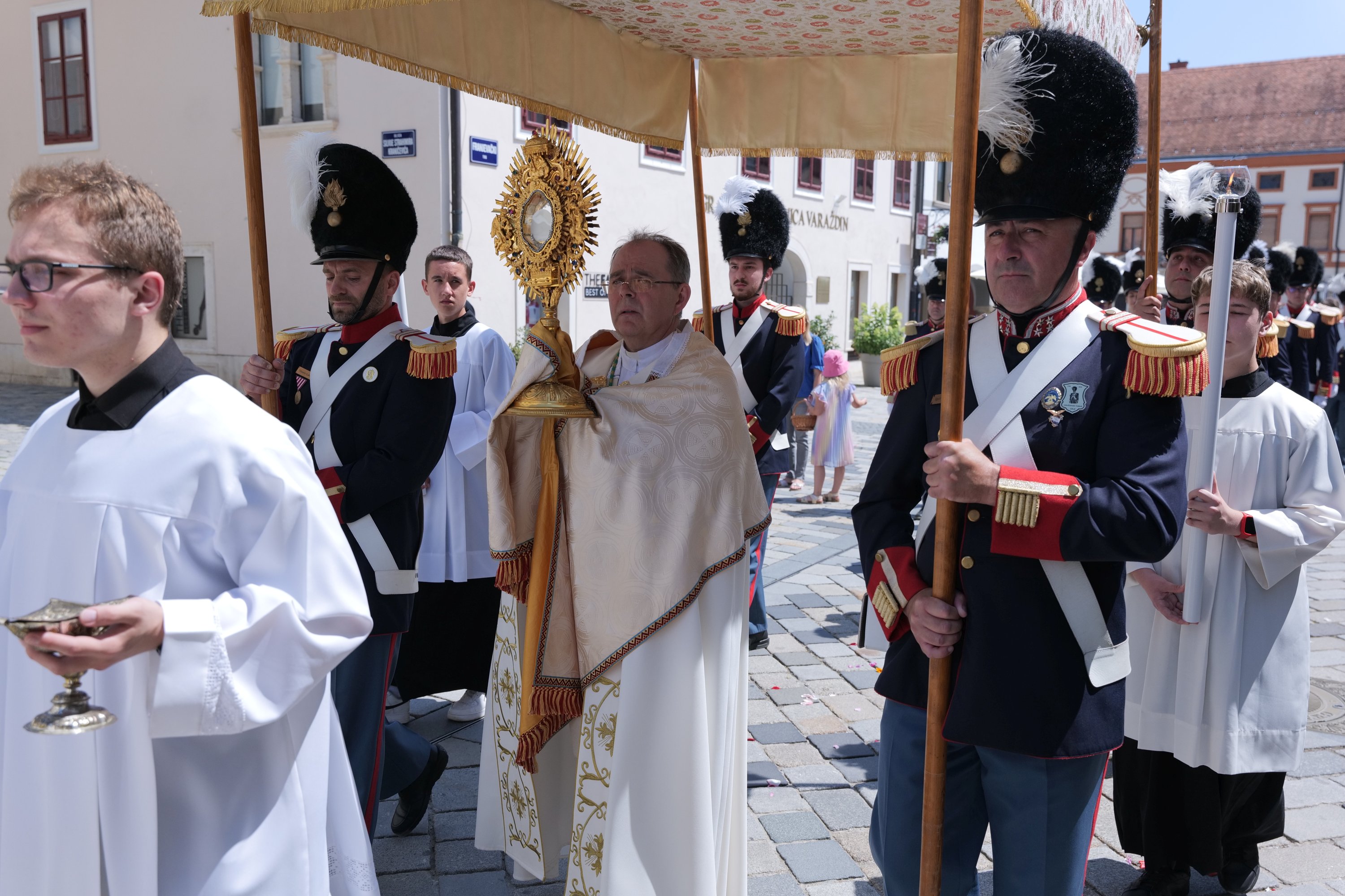 Euharistijsko slavlje u varaždinskoj katedrali i Tijelovska procesija ulicama grada Varaždina